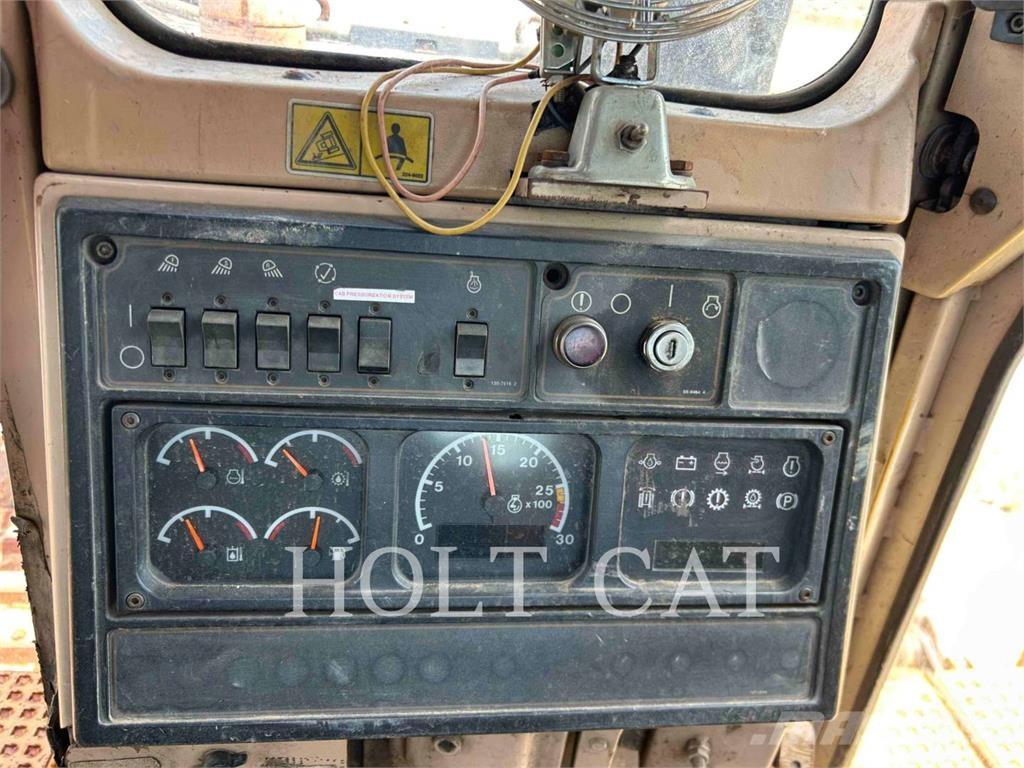 CAT D10R Pásové dozéry