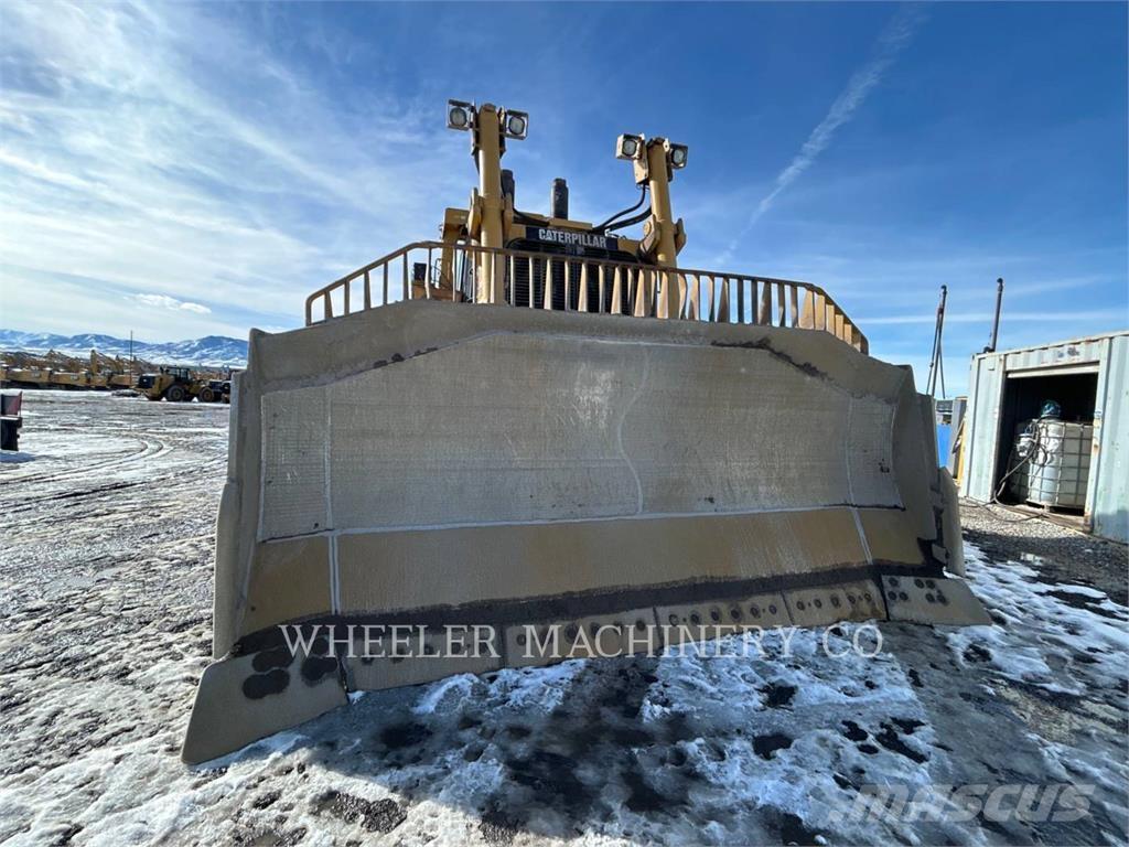 CAT D10T Pásové dozéry