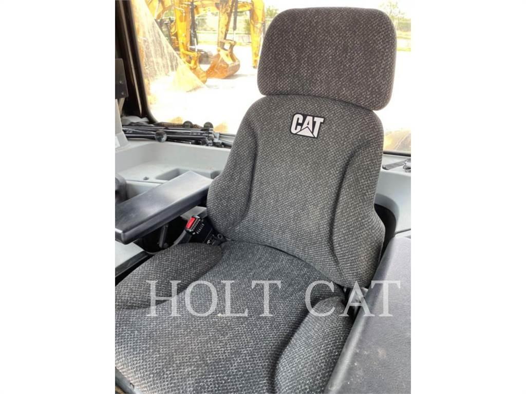 CAT D10T Pásové dozéry