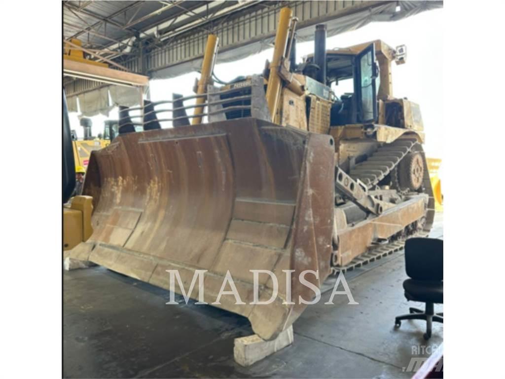 CAT D10T Pásové dozéry
