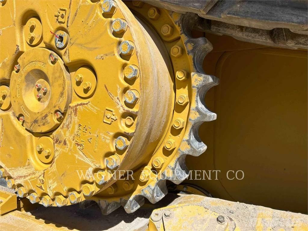 CAT D10T2 Pásové dozéry