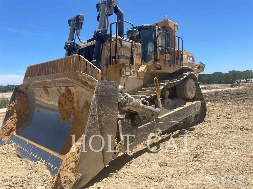 CAT D10T2 Pásové dozéry