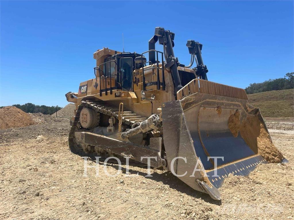 CAT D10T2 Pásové dozéry