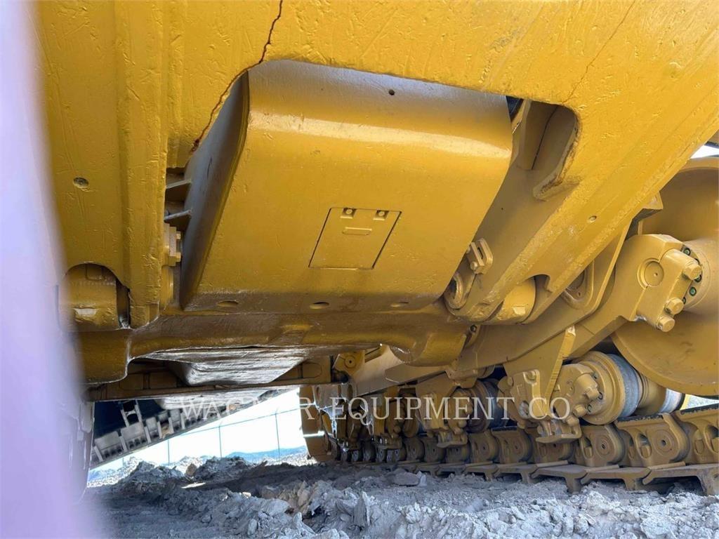 CAT D11T Pásové dozéry