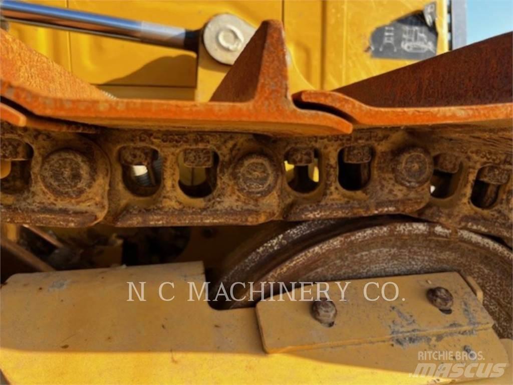 CAT D2 XLCN Pásové dozéry