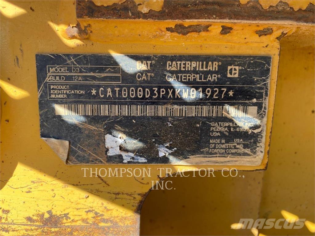 CAT D3 Pásové dozéry