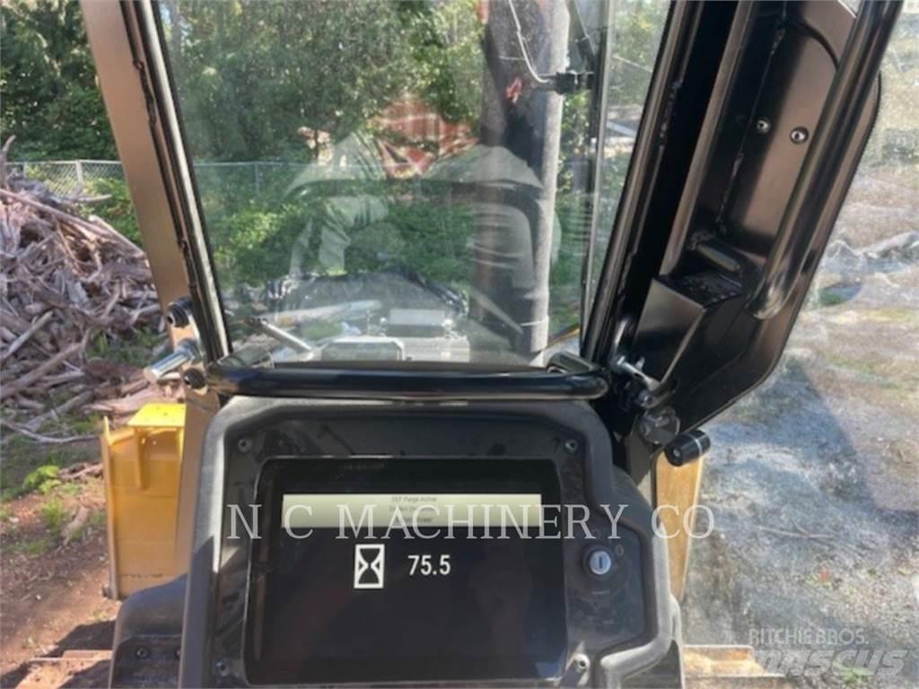 CAT D3 CB Pásové dozéry