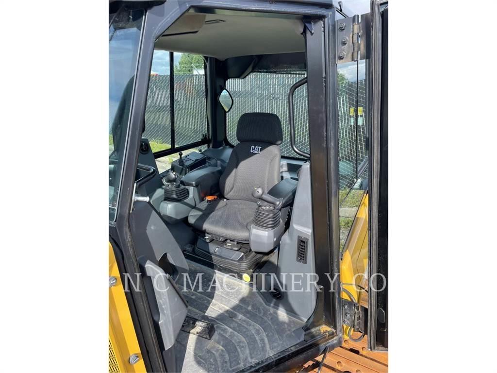 CAT D3 LGPCB Pásové dozéry