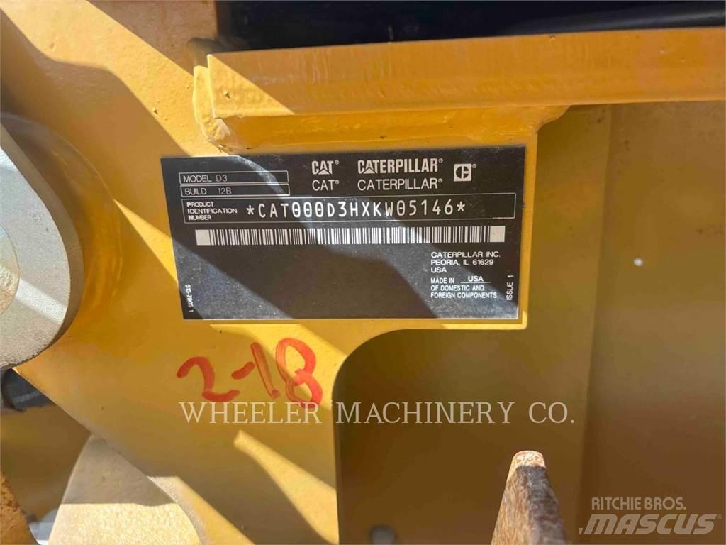 CAT D3 XL Pásové dozéry