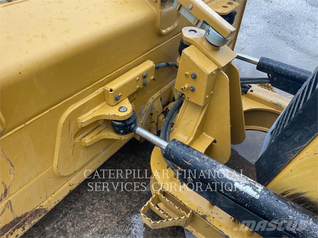 CAT D312 Pásové dozéry