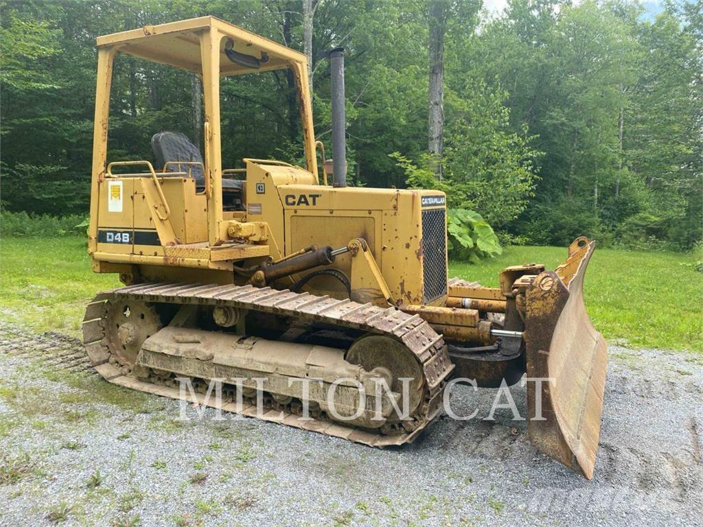 CAT D3B Pásové dozéry