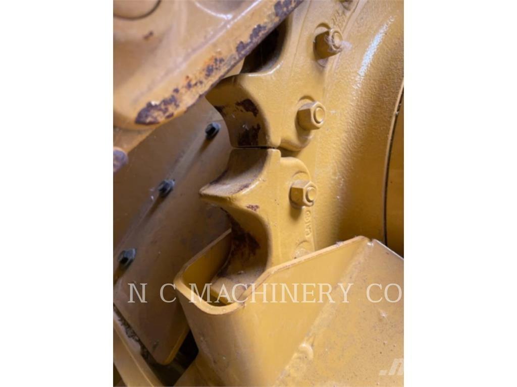CAT D3K2 XLCB Pásové dozéry