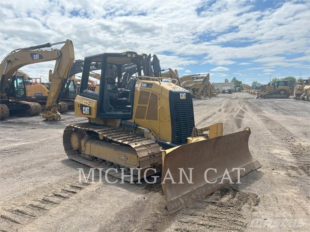 CAT D3K2L 4F Pásové dozéry