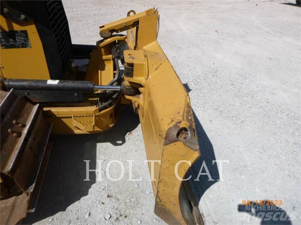 CAT D3K2LGP Pásové dozéry