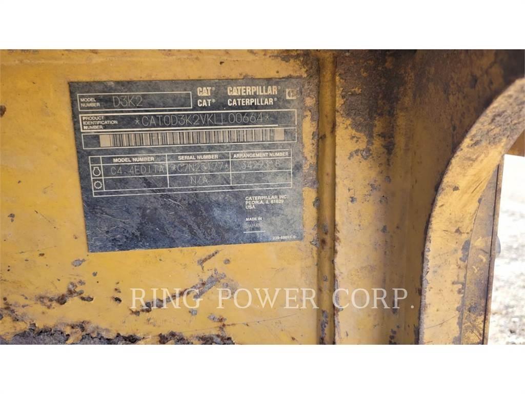 CAT D3K2LGP Pásové dozéry