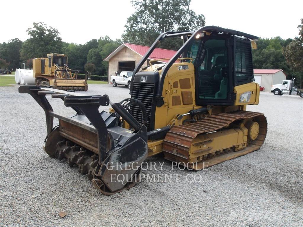 CAT D3K2LGP Pásové dozéry