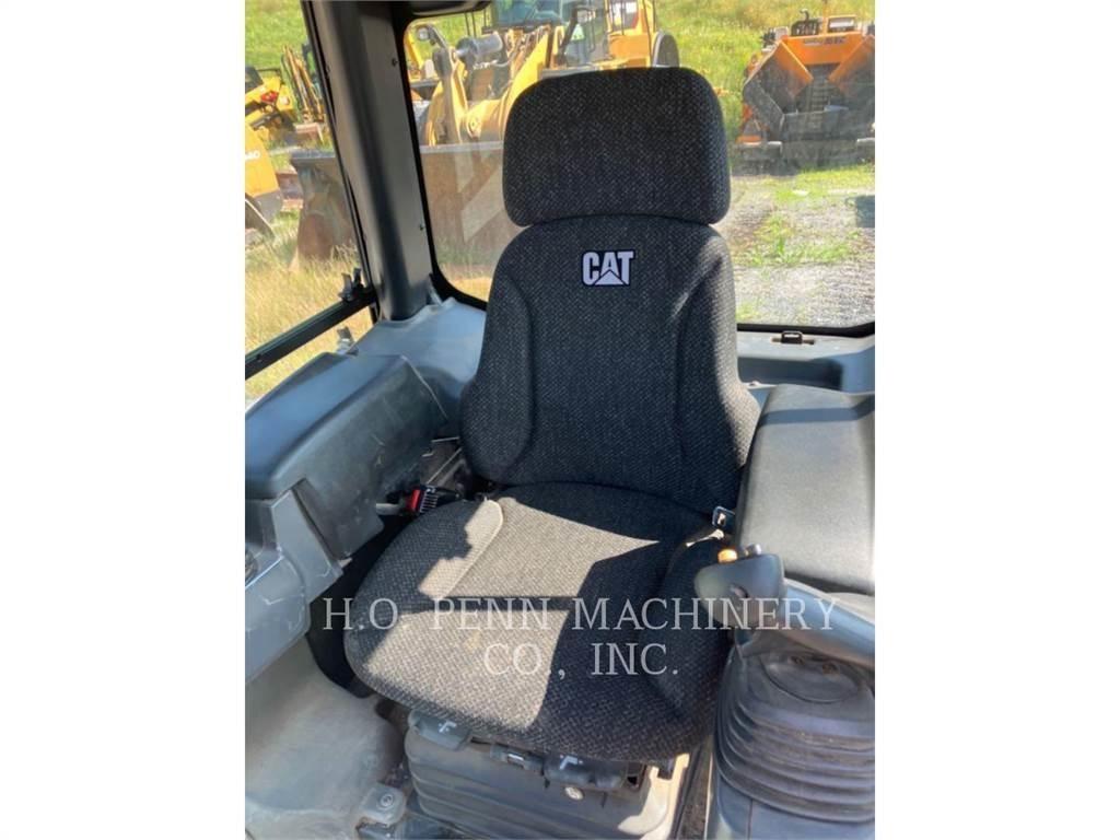 CAT D3K2XL Pásové dozéry
