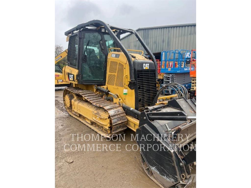 CAT D3K2XLMULC Pásové dozéry