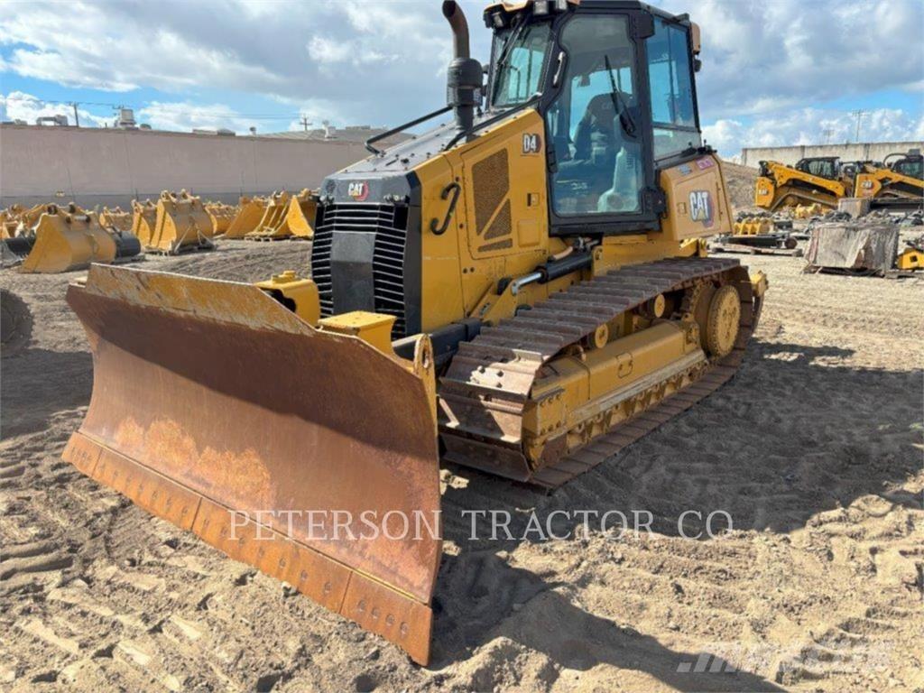 CAT D4 Pásové dozéry
