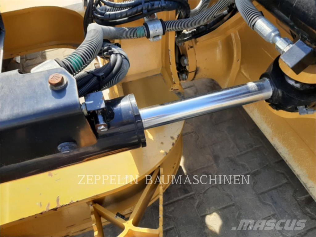 CAT D4-16A Pásové dozéry
