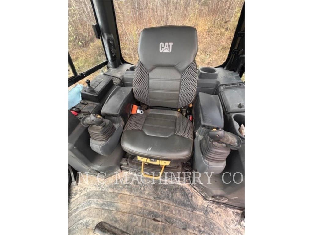 CAT D4 LGPVPAT Pásové dozéry