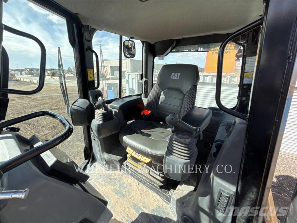 CAT D4 XL Pásové dozéry