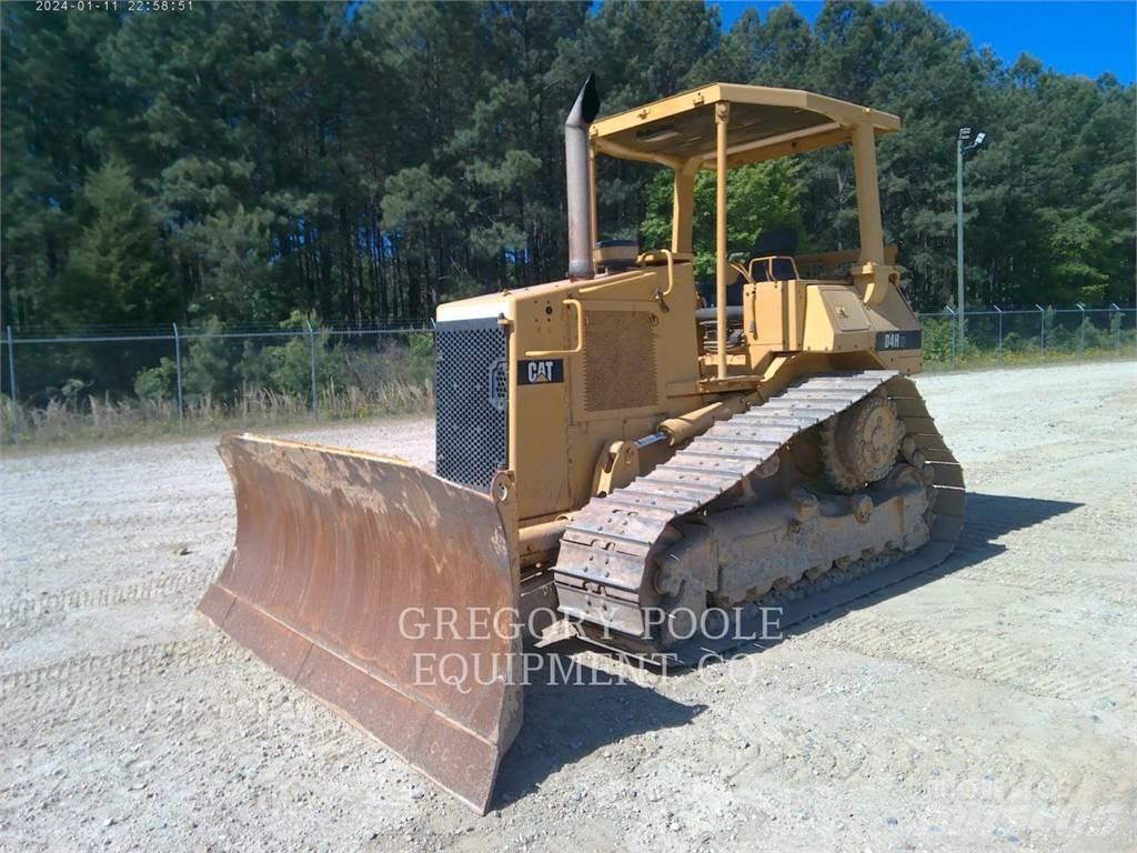 CAT D4HIIIXL Pásové dozéry