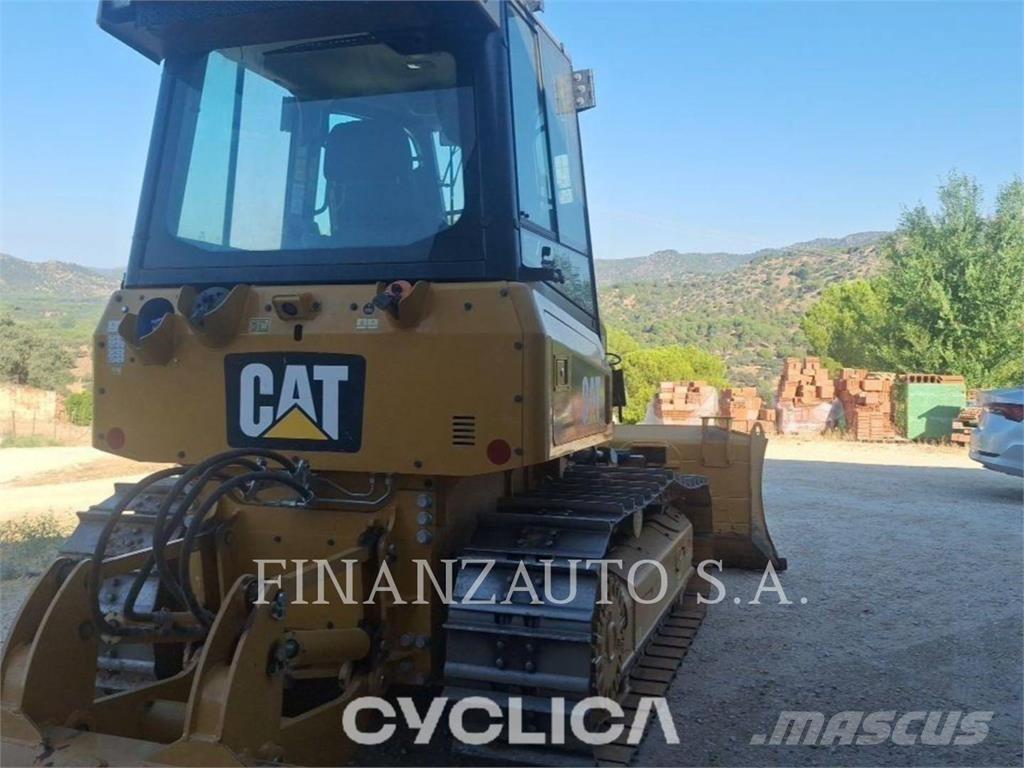 CAT D4K2 Pásové dozéry