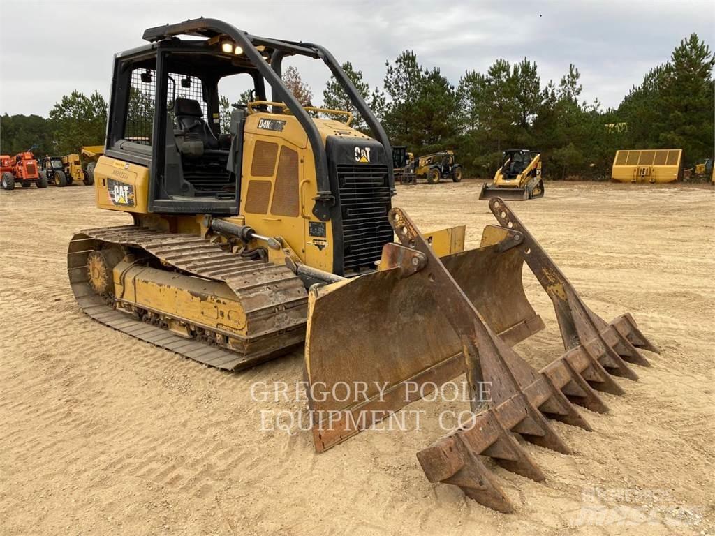 CAT D4K2LGP Pásové dozéry