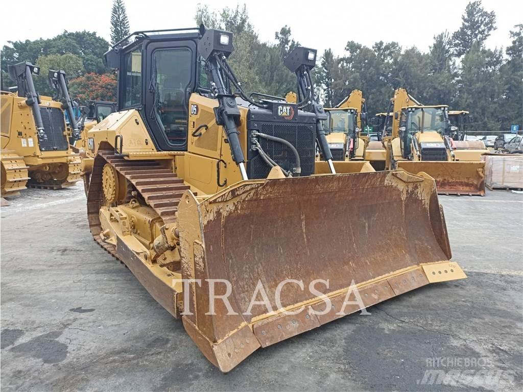 CAT D5 Pásové dozéry