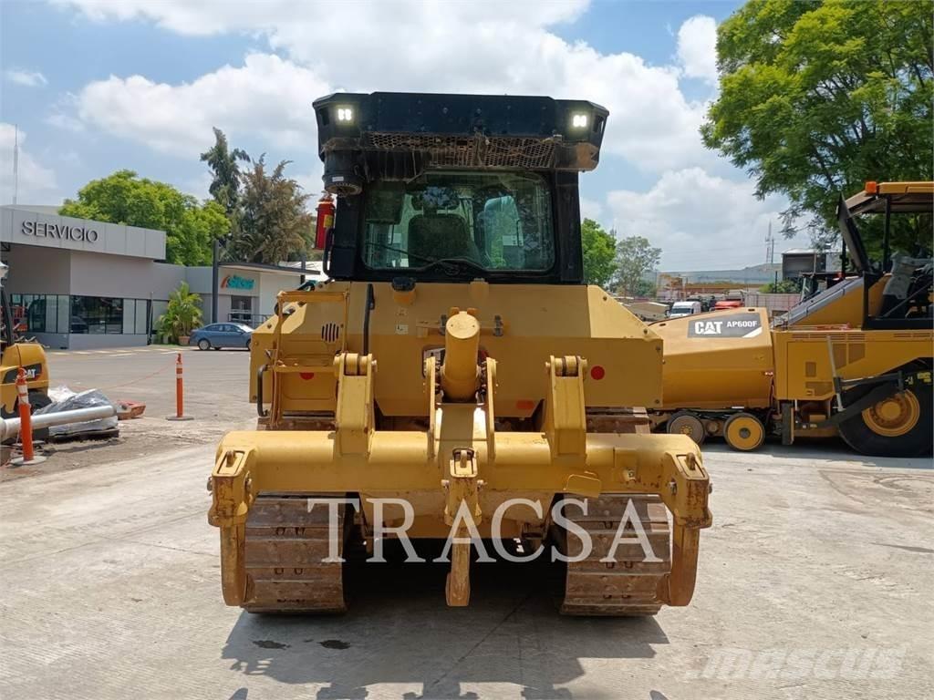 CAT D5 Pásové dozéry