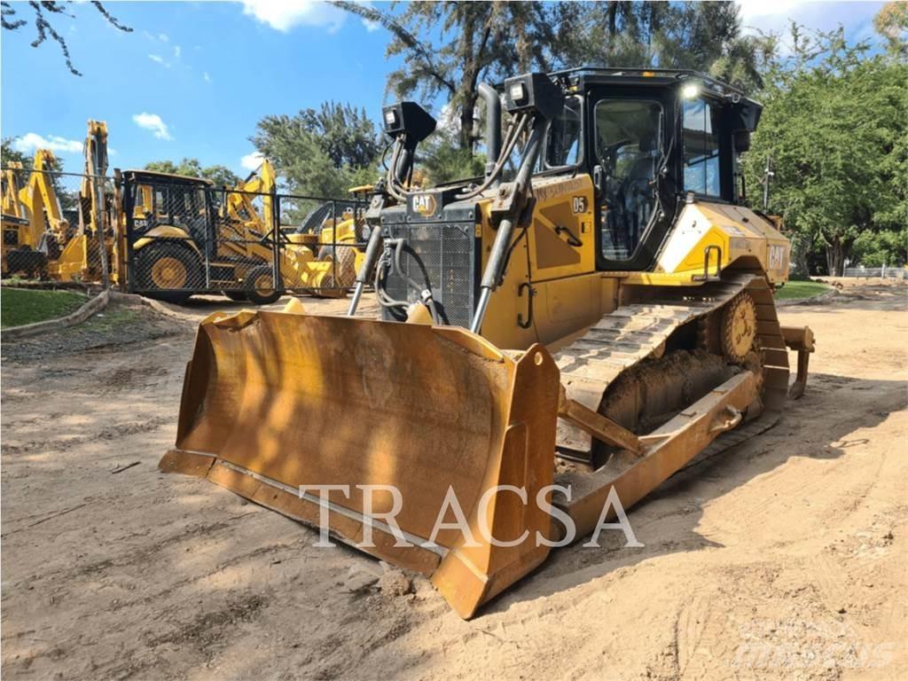CAT D5 Pásové dozéry