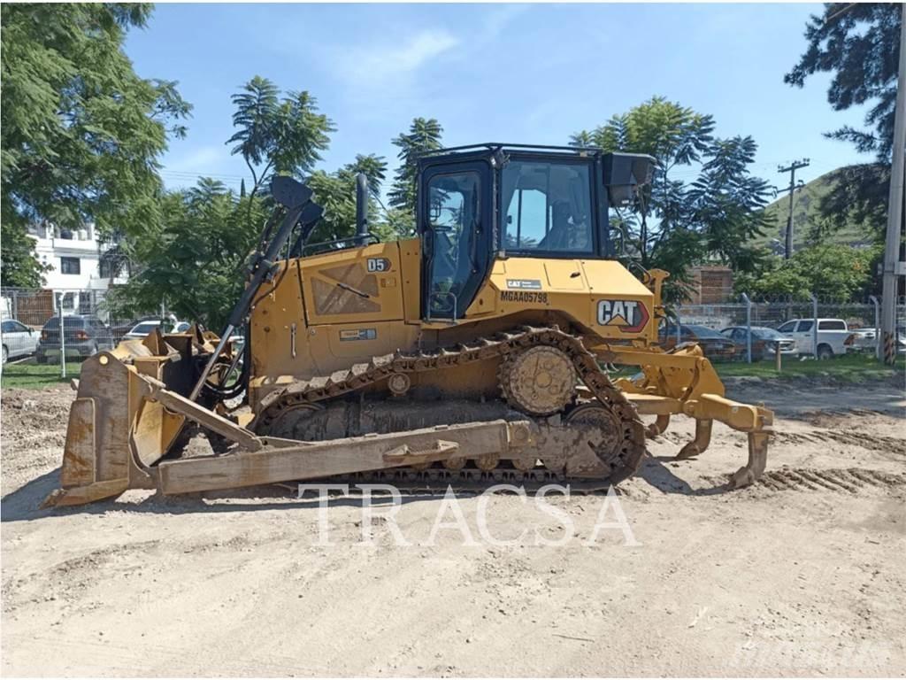CAT D5 Pásové dozéry