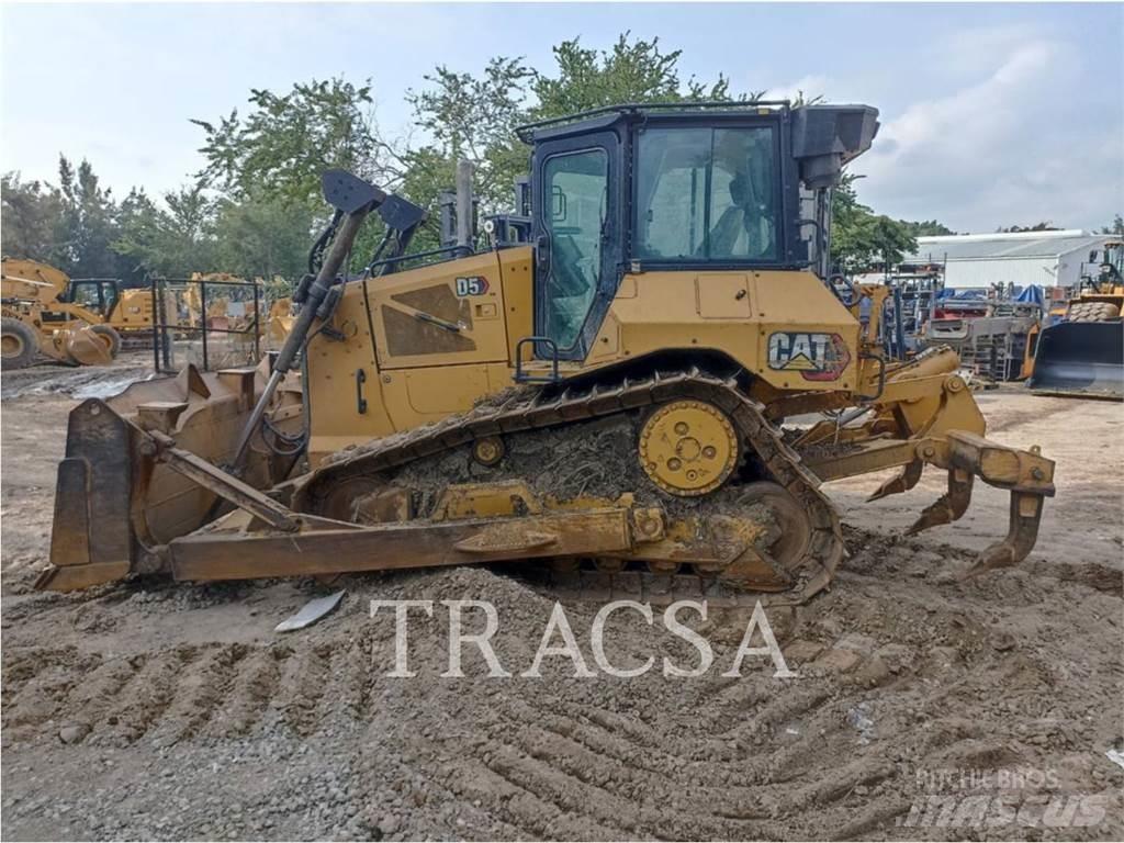 CAT D5 Pásové dozéry