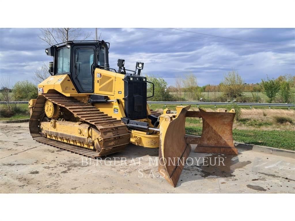 CAT D5 Pásové dozéry