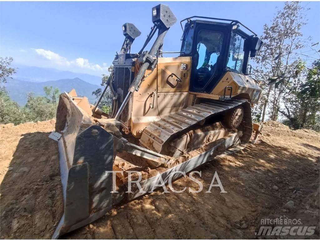 CAT D5 Pásové dozéry