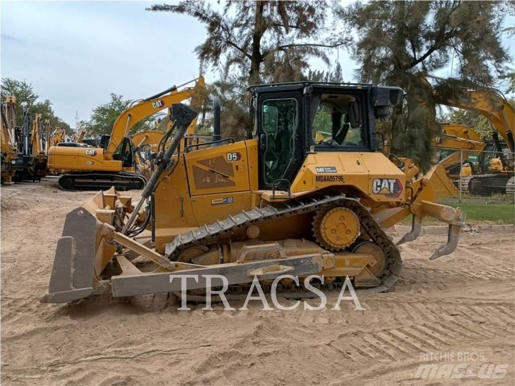 CAT D5 Pásové dozéry