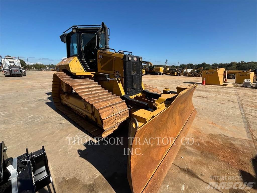 CAT D5 Pásové dozéry