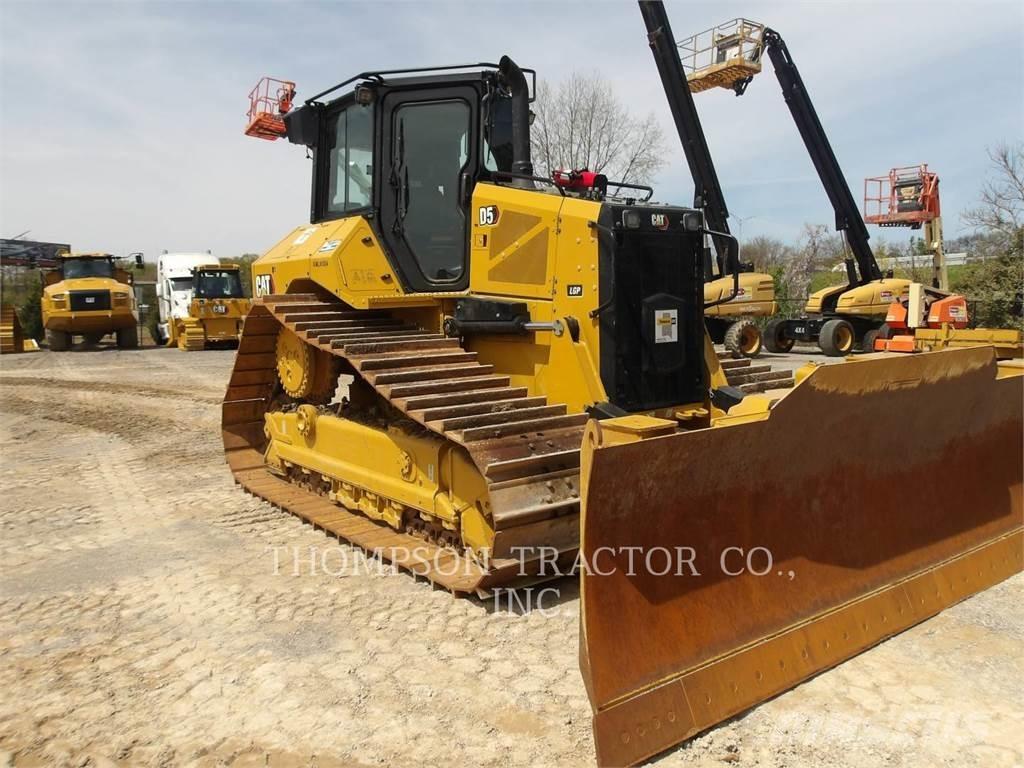 CAT D5 Pásové dozéry
