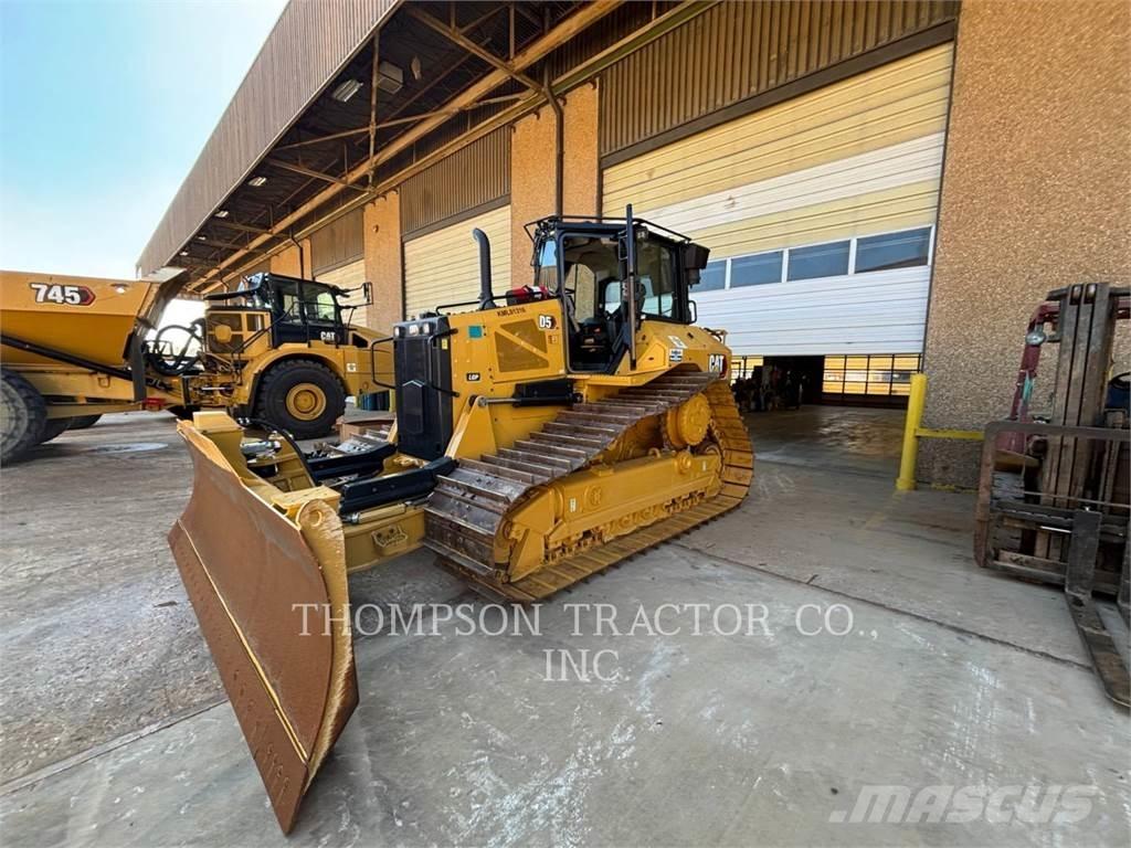 CAT D5 Pásové dozéry