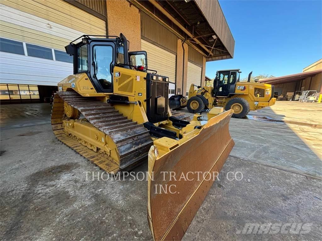 CAT D5 Pásové dozéry