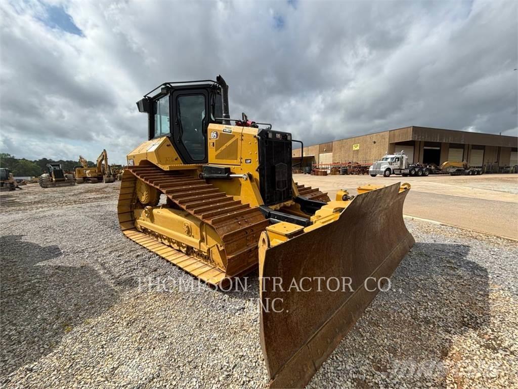 CAT D5 Pásové dozéry