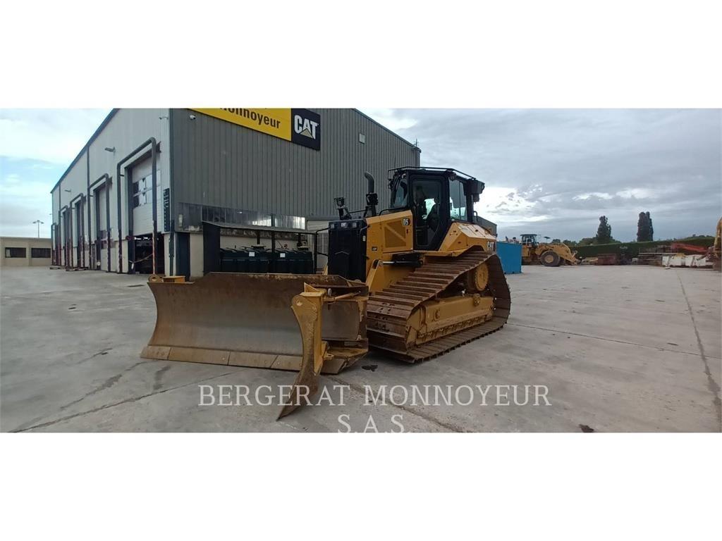 CAT D5 Pásové dozéry