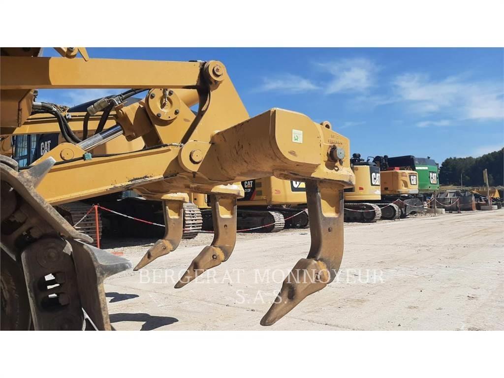 CAT D5 Pásové dozéry