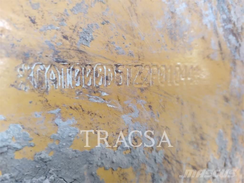 CAT D5 Pásové dozéry
