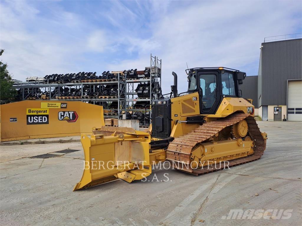 CAT D5 Pásové dozéry