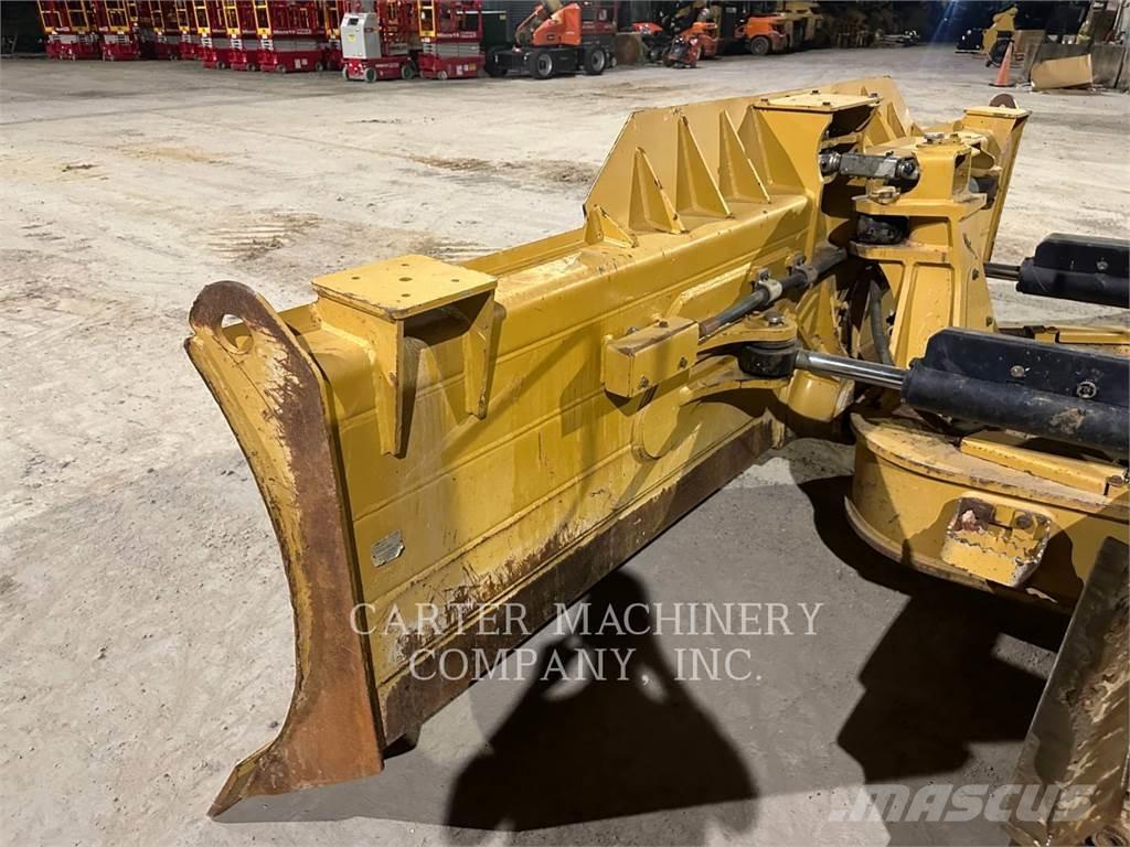 CAT D5-17VP Pásové dozéry