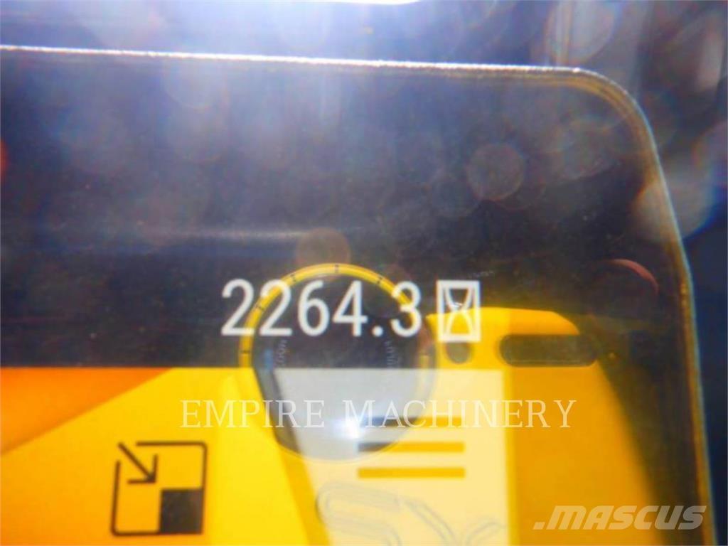 CAT D5-17VPWHA Pásové dozéry