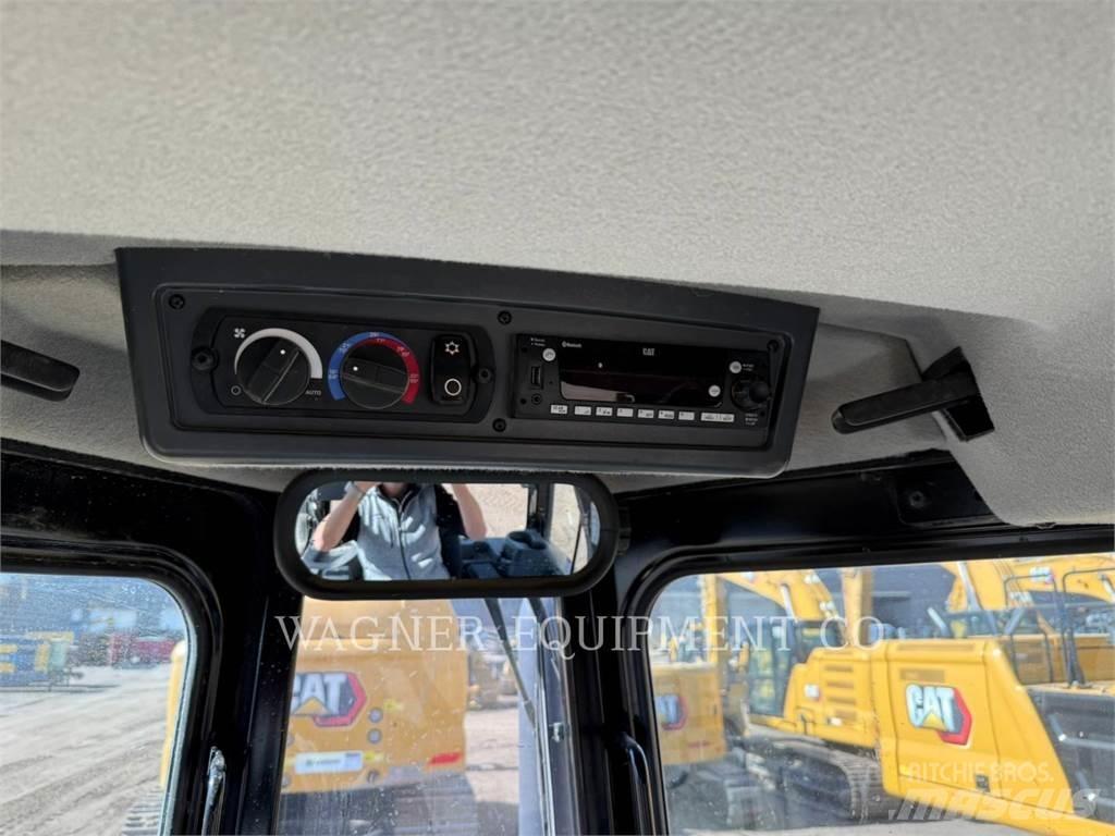 CAT D5 VP Pásové dozéry