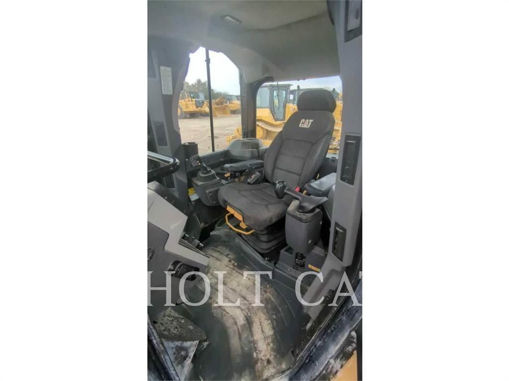 CAT D5 VP Pásové dozéry